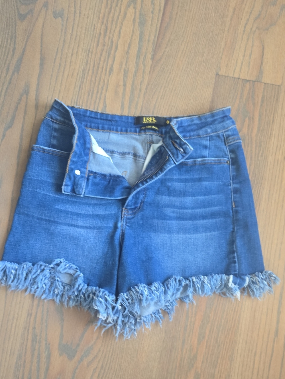 L&B Frayed Hem Denim Shorts in Blue